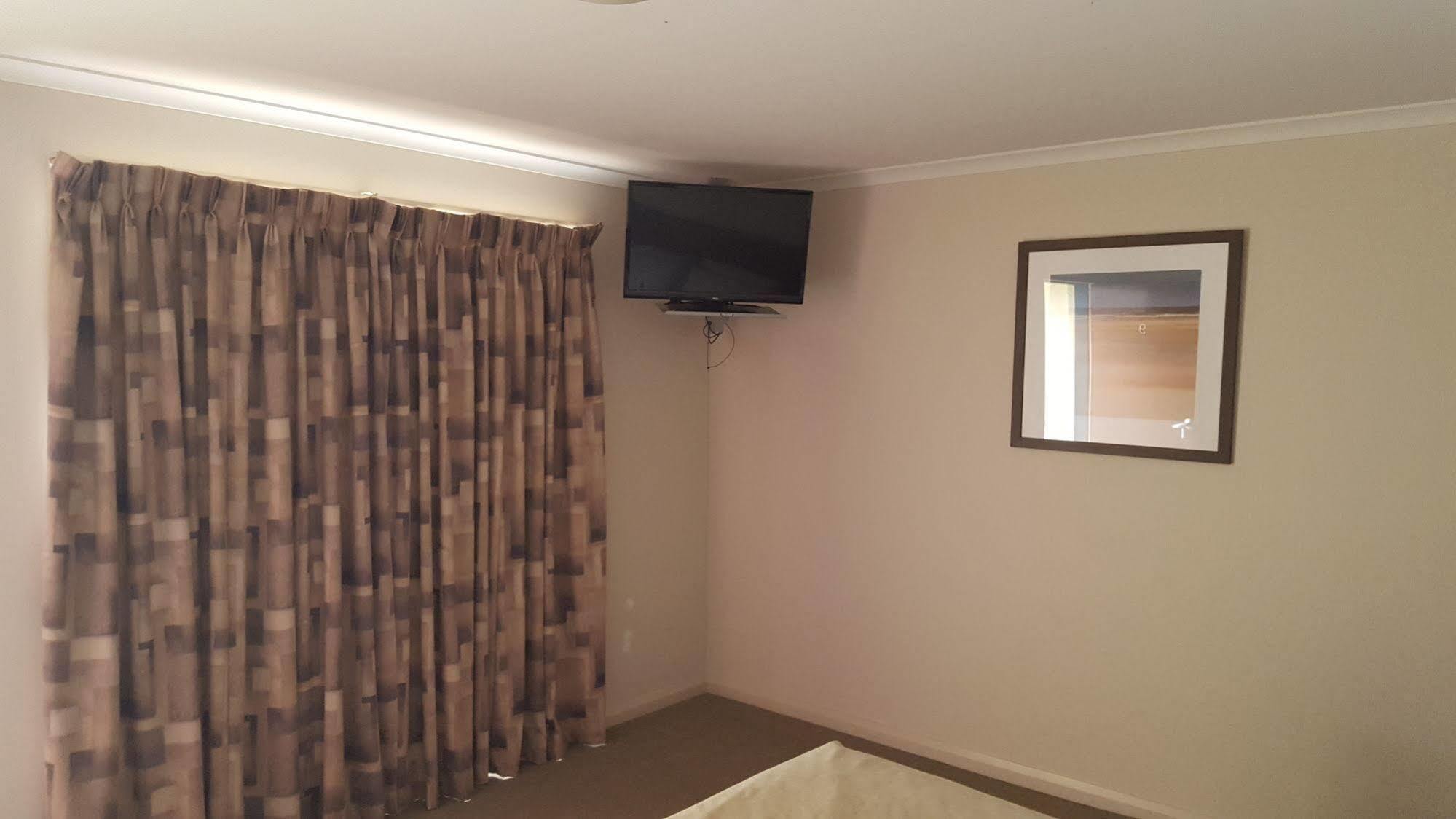 Coro Club Motel กริฟฟิท ภายนอก รูปภาพ